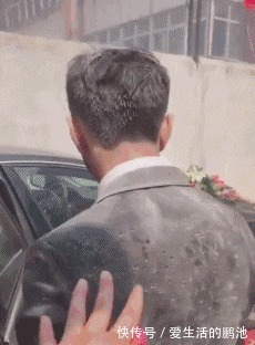 |搞笑GIF:妹子,你是个有才华的人,就是太贪玩了!