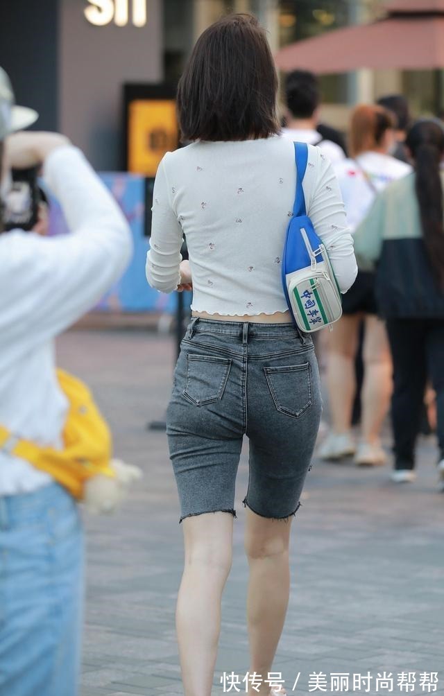 造型","m":"51c99764ad3f95ec2531f8d107e492b53424072","nlabel":"stat_3044494345:zm.news.so.com:6ICB5p2O6K+055S15b2x,pageType_zmt,glevel_3","ntag":"tfashion;sfashion_时尚;kfashion_1:造型;kfashion_1:搭配;kfashion_1:打底裤;cfa