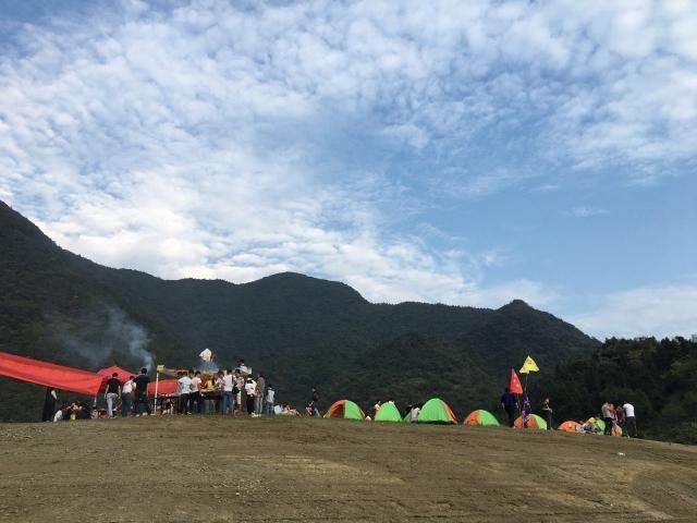 湖北被遗忘的一座山，是湖北十大名山之一，地跨2省交界