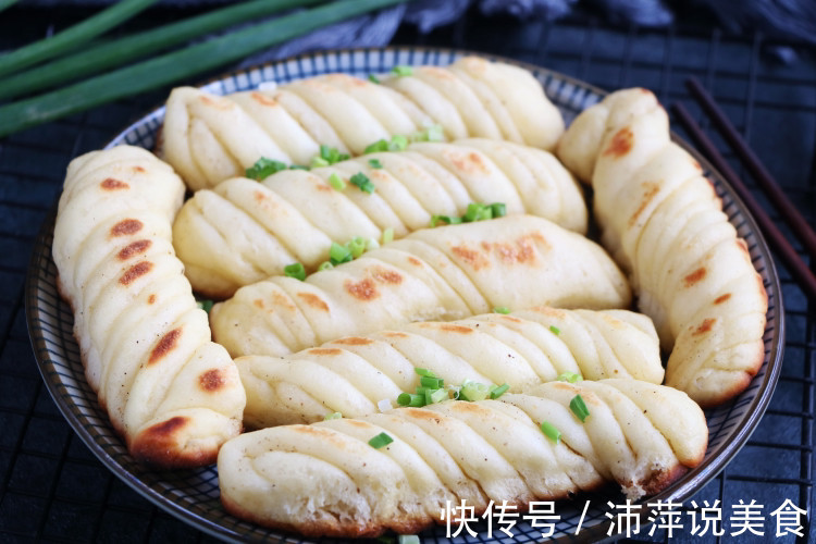 给女儿做美味早餐,松软酥脆,三天两头准做一锅