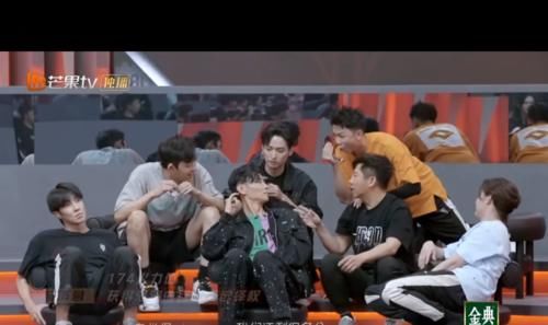 晉哥|哥哥們重新組隊，競拍環節張晉hold住全場，陳小春：厲害！