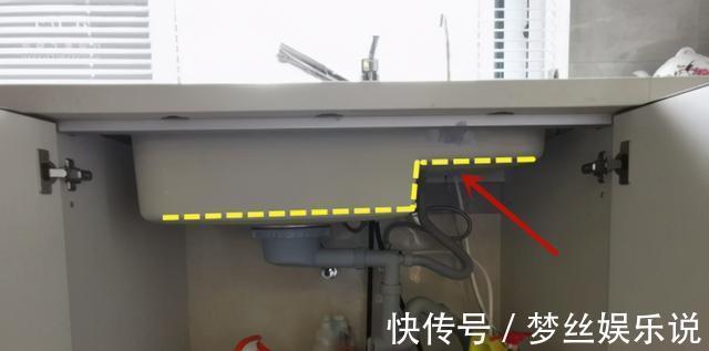水槽柜|厨房水槽这么选，单槽底部抬高10公分，做成台阶，太好用了吧