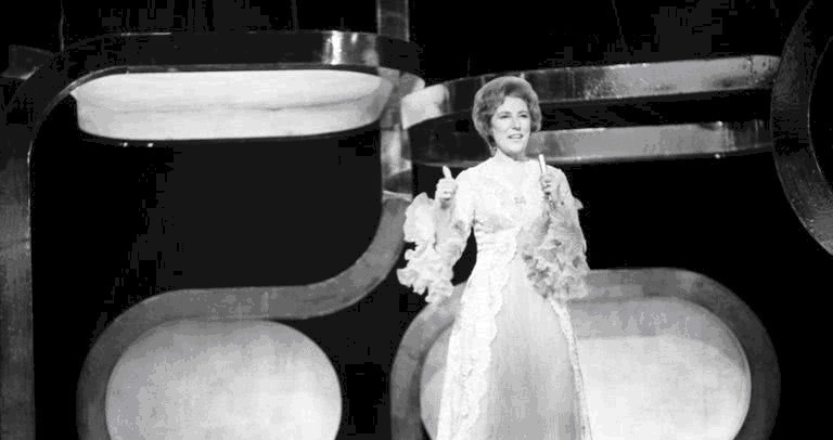 记忆|维拉·林恩夫人去世,享年103岁——照片中的记忆