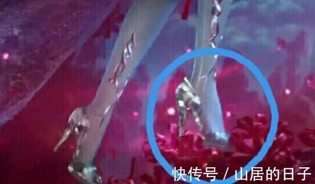 小舞|斗罗大陆小舞走彼岸花阶梯,原来换过新鞋,没有装饰也那么好看!