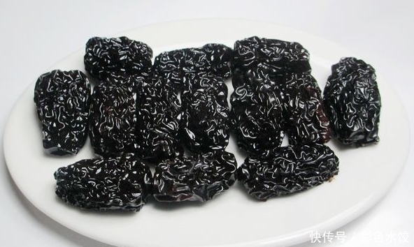 每天睡前吃两颗,气血好了,不失眠了,满满的胶原蛋白,早吃早美