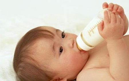夜奶|宝宝过了“这个月”，尽量戒夜奶了，有利于促进大脑和身高发育
