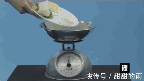 饮食|作死小伙挑战巨石强森5000卡饮食,结果吃到吐了