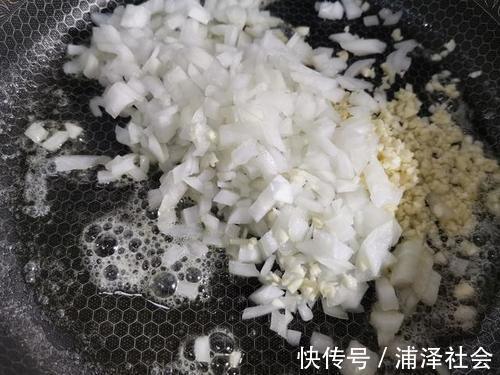 披萨|超详细自制披萨,教你在家做,便宜简单又好吃,我家一周做3次