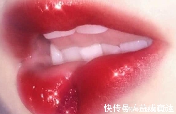 口红 口红怎样涂才好看?大多人都搞错了,难怪唇色会悄悄的变深!