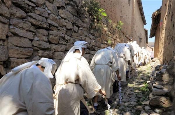 死者为何不能立刻安葬，反而要在家停放三天不这样做要后悔