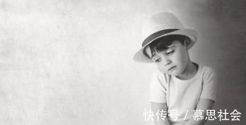 妈妈|妈妈这句话,迫使孩子夺门而出,家长不要再攀比了