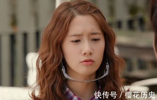 烫发|脸大的女生别一直留直发遮挡脸部!试下这3款卷发,高级又瘦脸!