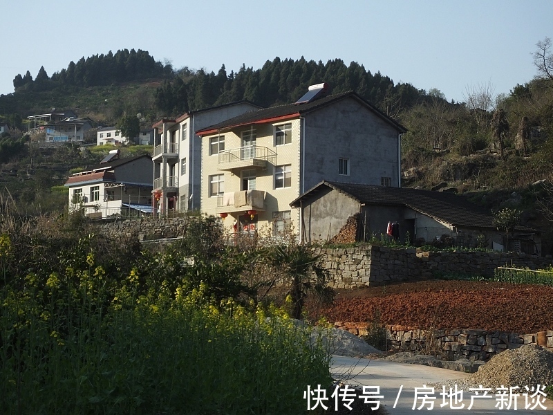 村民|确权“停止”!2022年起,农村房子统统“这样”处理,不用再争了