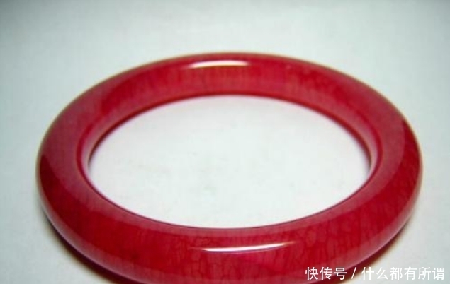 羊体|古玩贩子手段有多凶残?把玉塞到活羊体中,3年后杀羊取玉卖天价