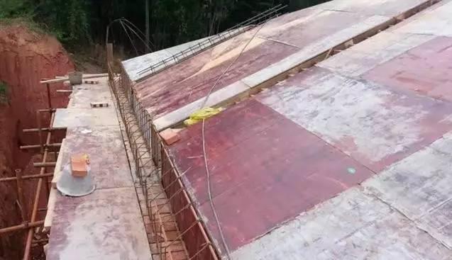 小王|70后老夫妻合伙开山，40万为孩子建独一无二的2层婚房，牛！