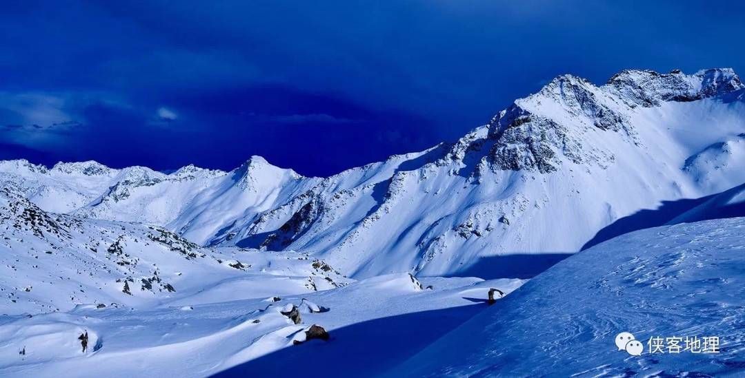 悬谷|地质专家解码四川“冰雪”：地理优势造就滑雪场 冰川“割裂”出美景｜“热”雪四川?