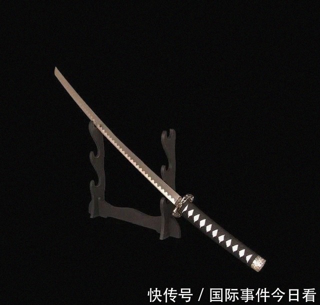 25岁成为“日本刀柄制作第一人”,日本小哥:我只是传承父亲的一身手艺罢了