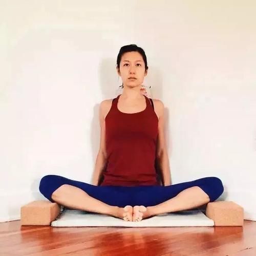 双腿|墙壁才是最好的瑜伽老师,初学者必知!