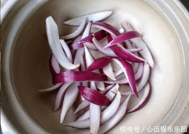 牛腩焯水后用冷水还是热水都用错了,影响口感还不软烂