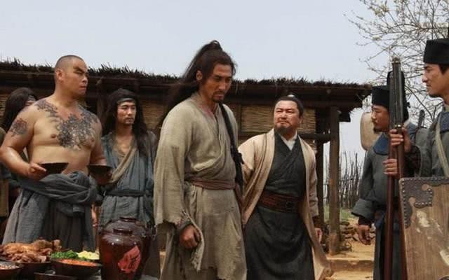 人生|武艺超群的林冲,开篇是人生赢家,后来却以懦夫的悲情谢幕