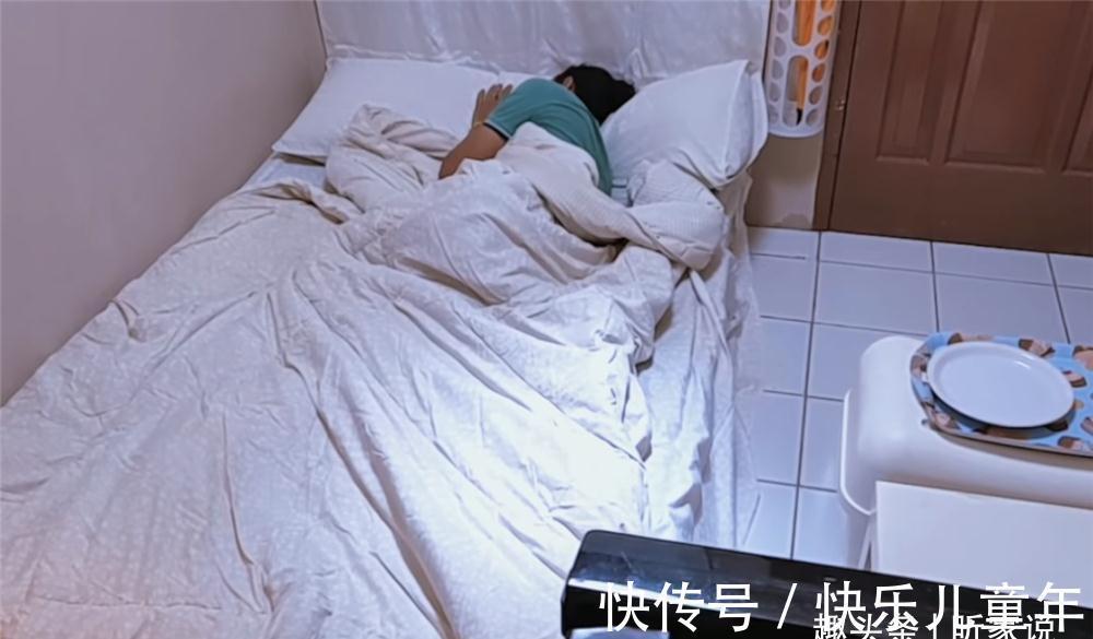 蜗居|33岁的他蜗居16㎡小家,打造一室一厅的独居小窝,网友:苦中作乐