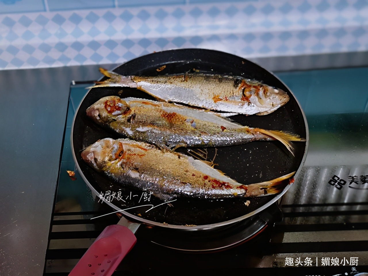 为了黄瓜去买鱼头,却买了不知名的小鱼回来,这是什么鱼