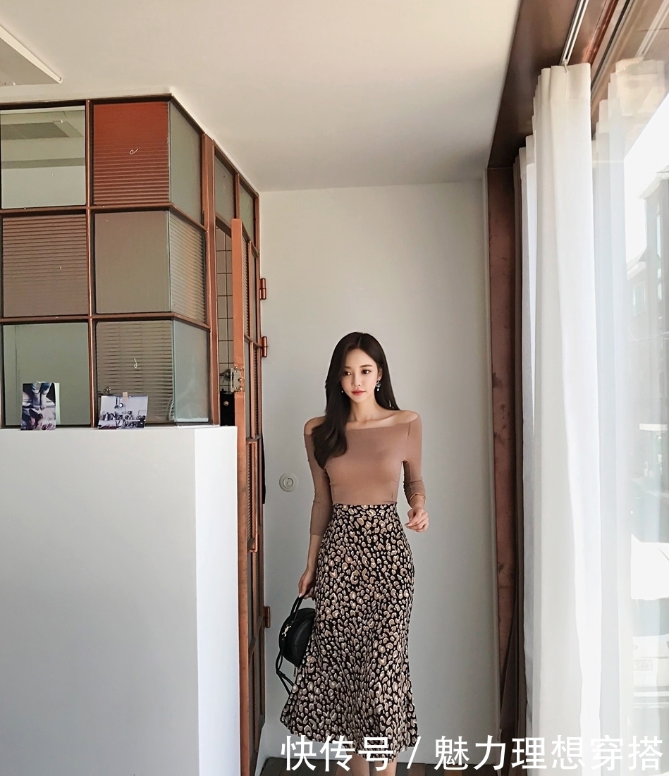 咖啡色|美女孙允珠高清美图咖啡色长袖修身上衣