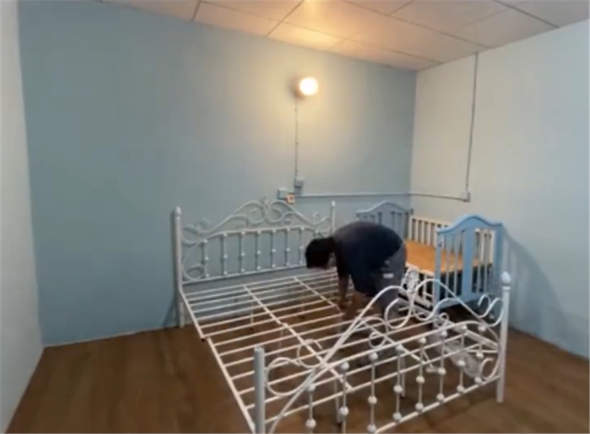 厂房|成都老公为妻女改造废弃厂房宿舍,15㎡空间,千元改造成温馨的家