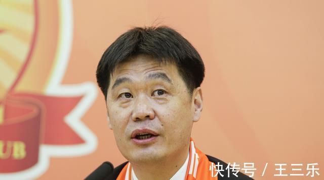 武汉队|前鲁能金靴退役后迎来质变,如今成中超名帅,表现赢得认可