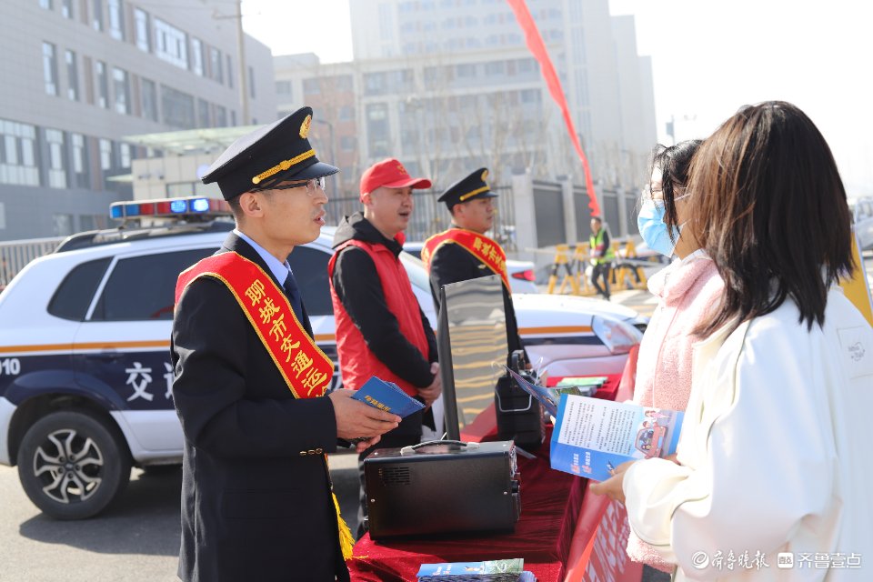 “普法+执法”交通法规进高校，聊城打非治违不手软