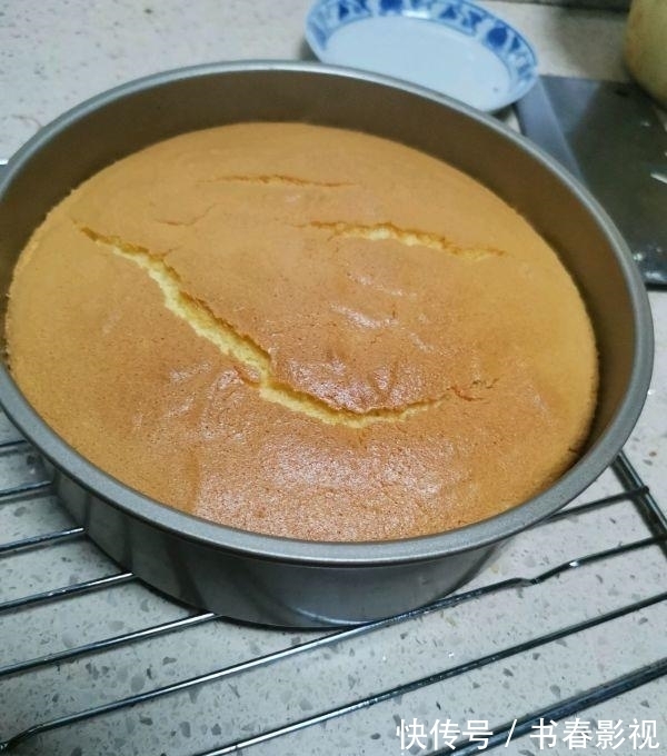 强身健体|在家自制戚风蛋糕，松软可口，奶香浓郁，步骤详细，快来学一学吧。