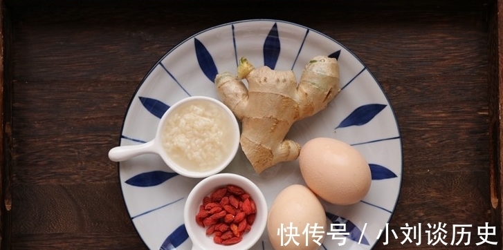 奶奶|生姜加鸡蛋,太实用了,邻居奶奶用了几十年的方法,长见识