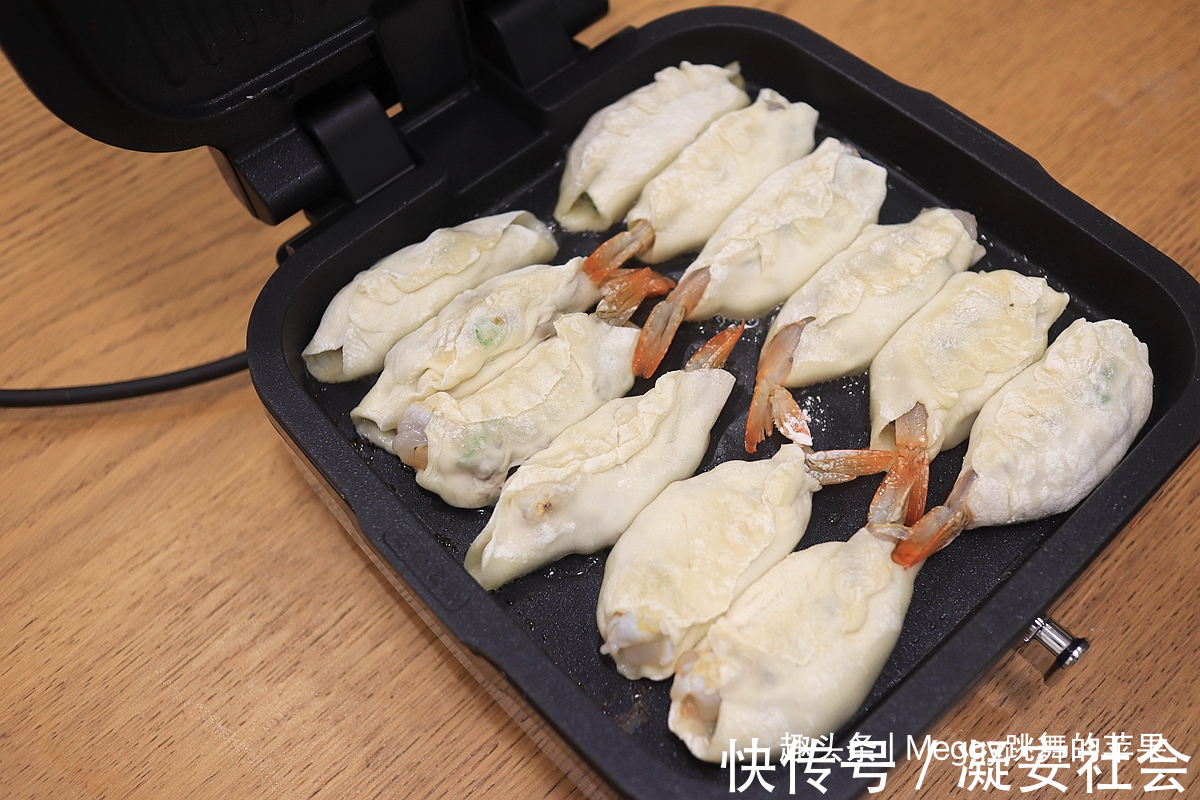 小吃|传统小吃锅贴比饺子还省事,做法随意没讲究,馅嫩味儿香吃一锅