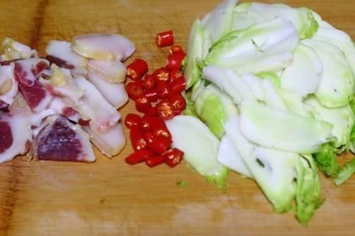 碰到这菜买20斤,每天炒一盘,便秘消失,小腹平坦,体重嗖嗖2位数