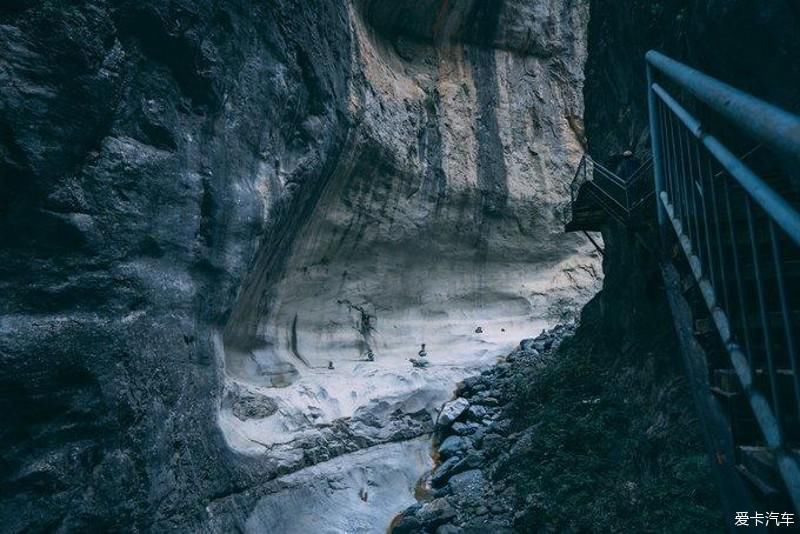 跨越雪山，寻找消失地平线上的巴拉格宗