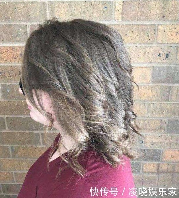 理发师|女孩两个月不洗头,刚进理发店,理发师被眼前的一幕惊呆了