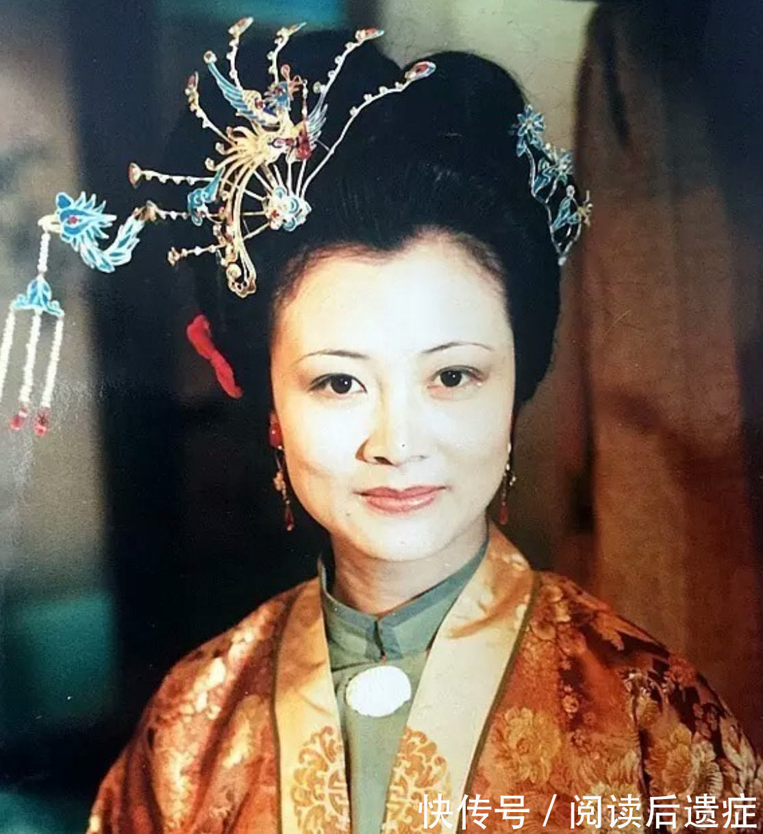 贾赦#邢夫人几句挤兑刁难,铁娘子王熙凤,何至于偷偷哭泣?