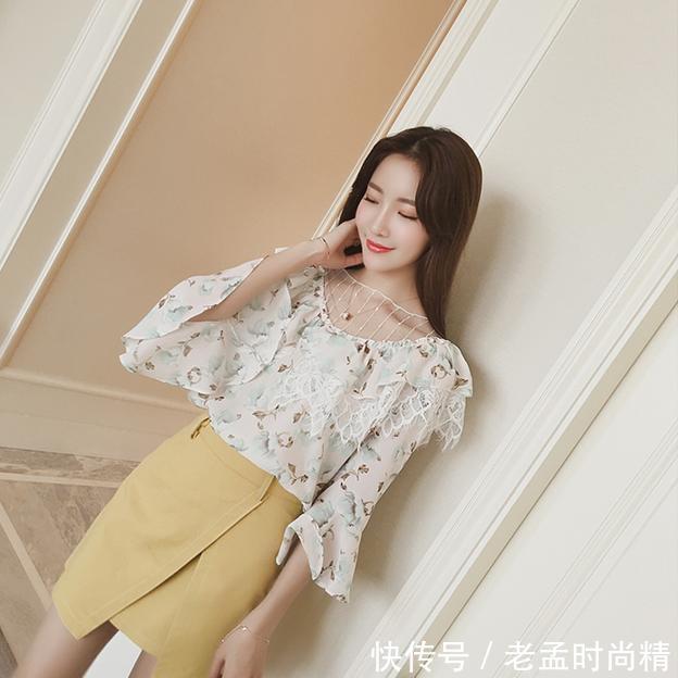 女人味 女人到了30-45这个年龄段,适合穿洋气花边衫,显甜美女人味