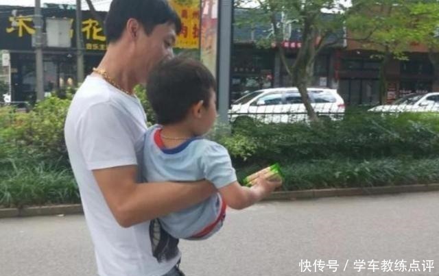 自救|4岁男童落入人贩子手,孩子喊出“2个字”,吓跑人贩子机智自救!