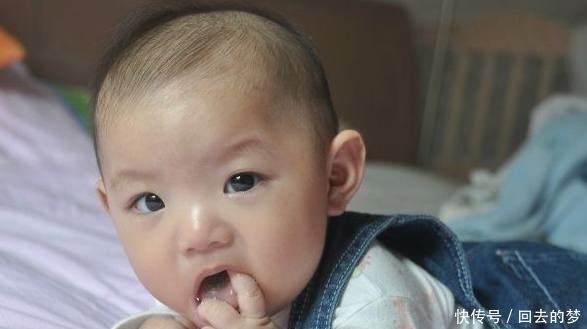 误区|两个月宝宝正常睡眠时间,新手宝妈不要再进误区