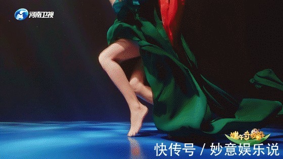 水下飞天上热搜!她在水下泡了26个小时演绎五彩洛神