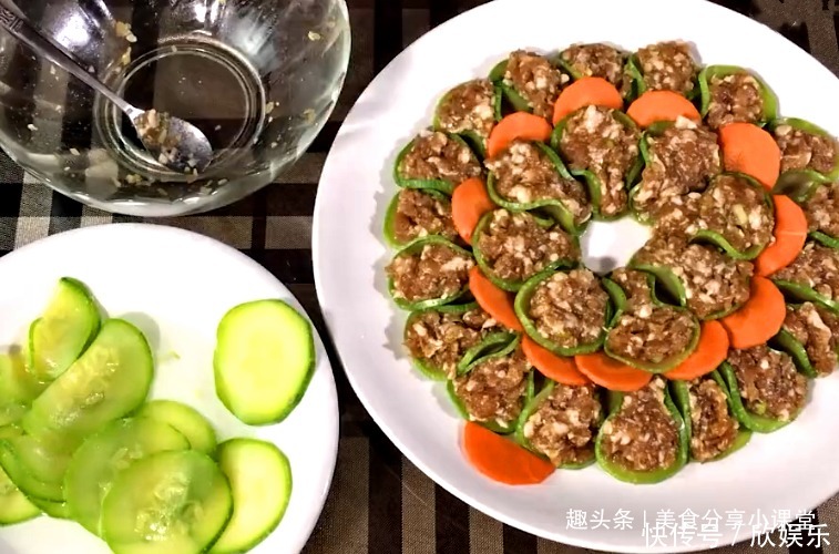 年夜饭必备大菜,西葫芦加上肉馅做成它,锦上添花,讨个好彩头