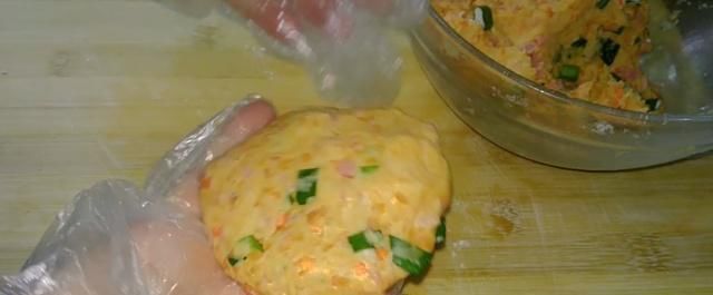 火腿肠|早餐很简单的做法,营养均衡又好吃,女儿每次点名要吃她