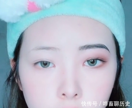 女生在脸上画“特效妆”,第一眼:没什么特色,成品图:厉害了!