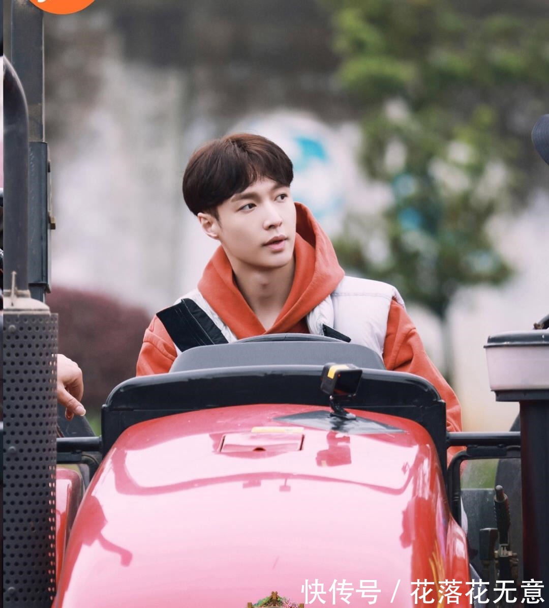 小狐狸|张艺兴是把《向往的生活》当成《极限挑战》来参加了吗