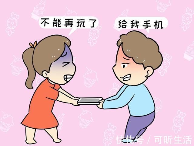 王女士|妈妈,我想玩手机,两位妈妈不同的回答,决定了孩子不同人生