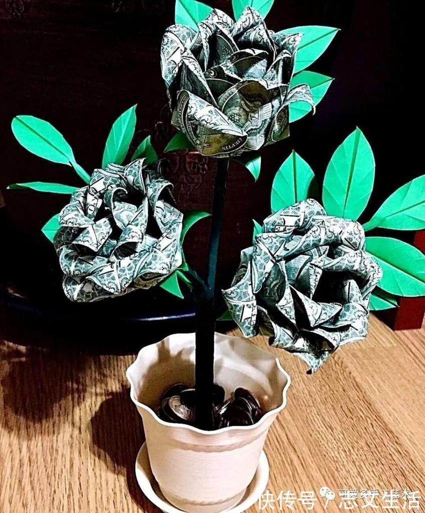 一张纸就能折的玫瑰,放几枝在家中,人见人夸!