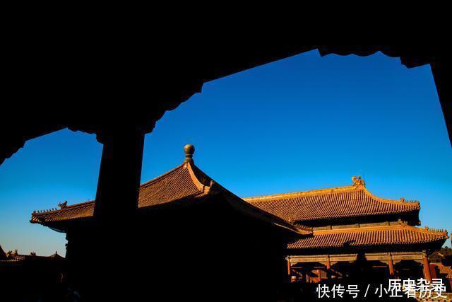 老年|故宫住着上万人,却没有一间厕所,他们靠什么解决“内急”的