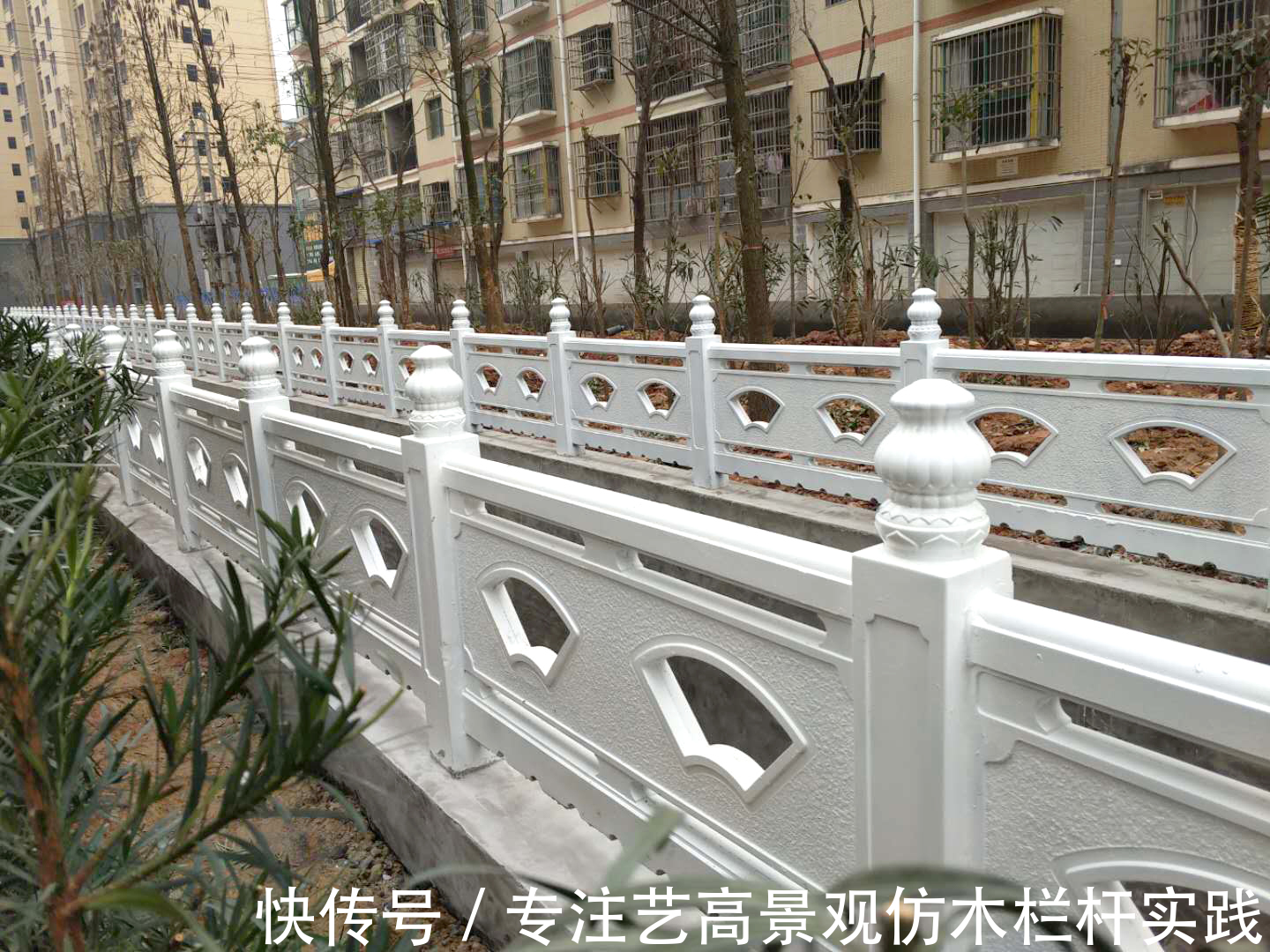 安徽|安徽仿木护栏、仿竹栏杆、仿古凉亭、仿木花架等 在公园、景区中常见，仿木护栏安装