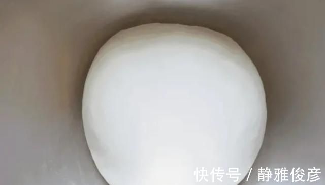 发面时别只会用白糖酵母,多加一点“它”10分钟就能发满盆